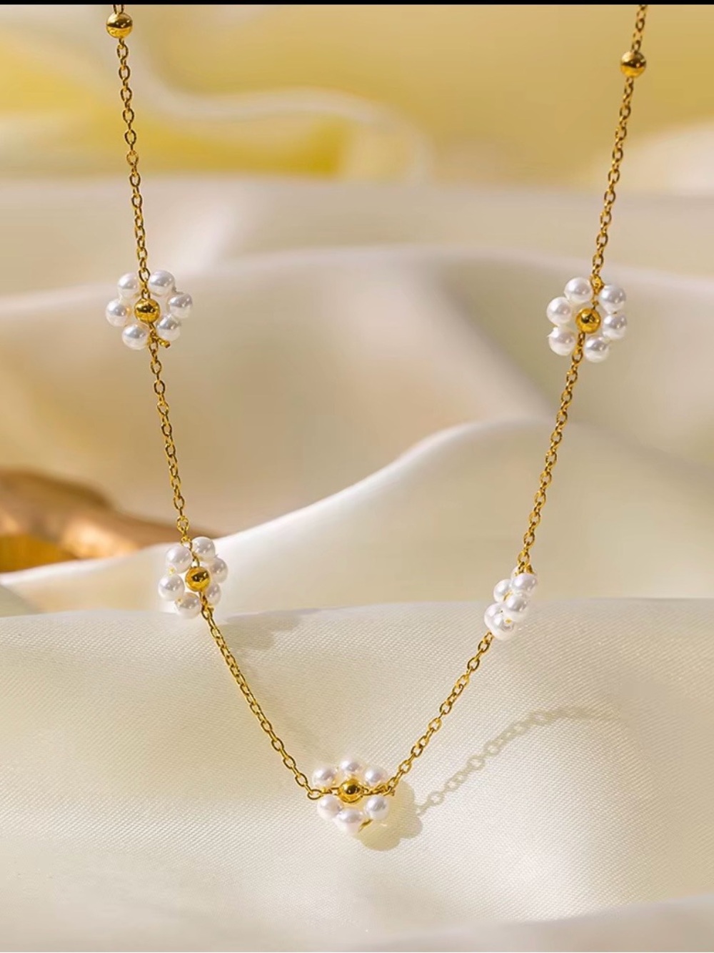 Gold Chain Necklace with White Pearl Clusters✨🌼